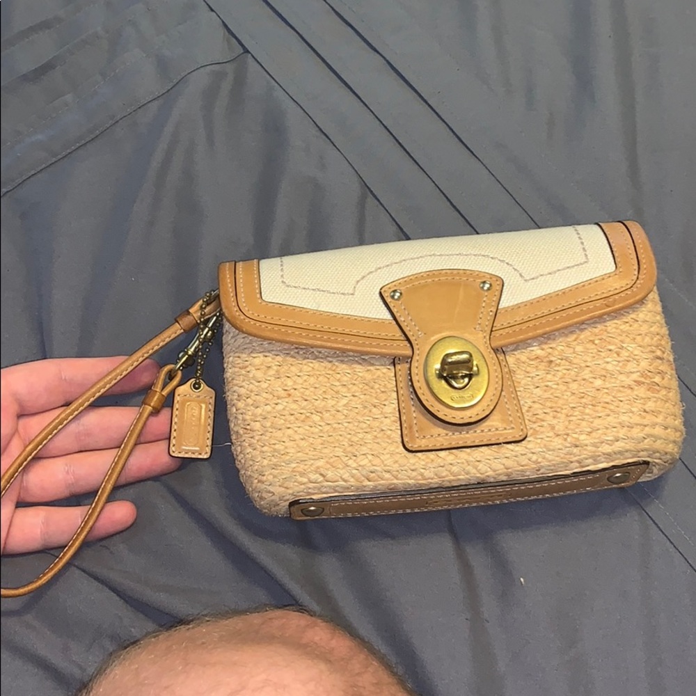 Coach Straw Summertime Clutch🌅